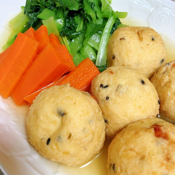 白だしで簡単!お出汁が染みたがんもと小松菜の煮物
